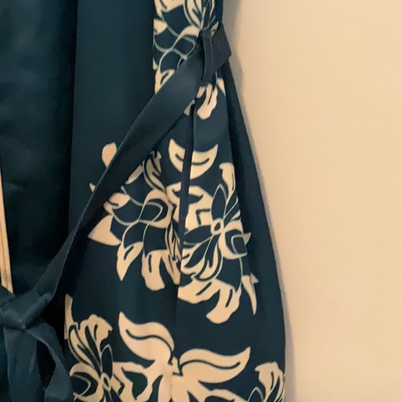 Ciebon floral dress in size small - Picture 5 of 7